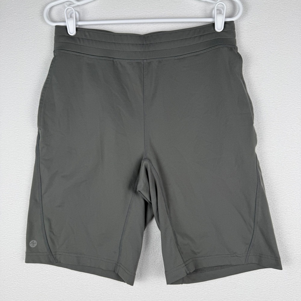 Manduka Performance Yoga Shorts Mens Medium Gray Stretch Athletic Activewear